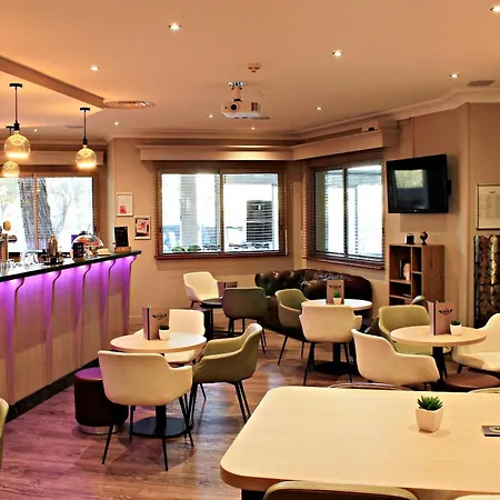 Best Western Marseille Aeroport-3